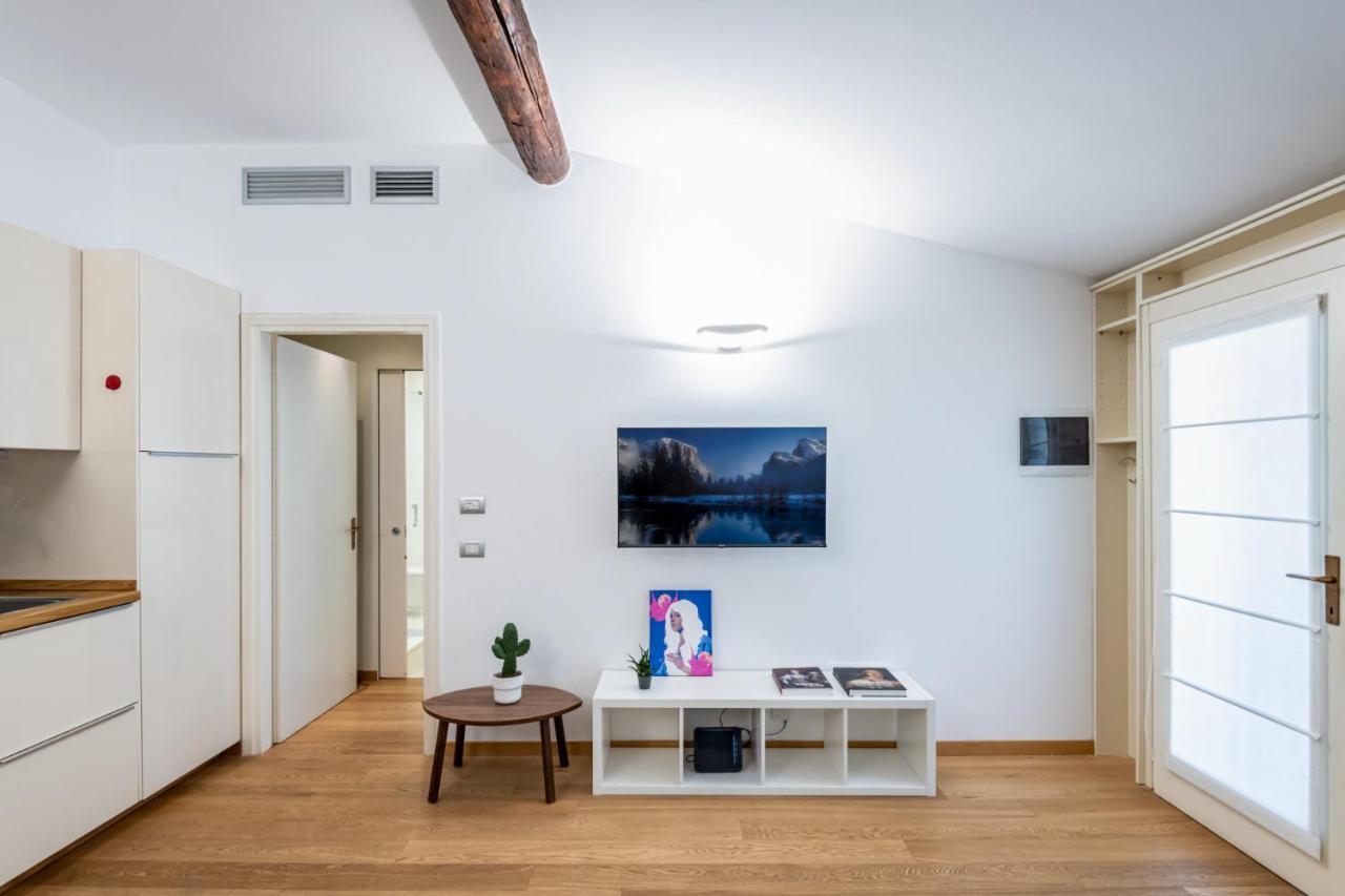 Easylife - Romantico Appartamento Sulla Darsena Milano Esterno foto